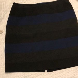 TAHARI skirt